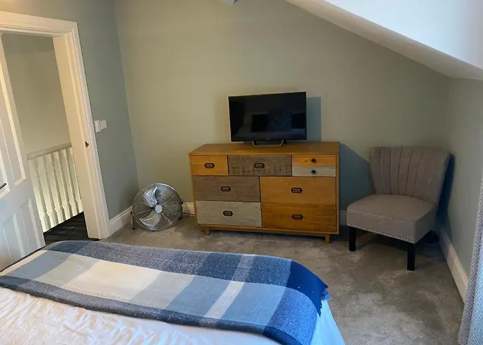 Victorian South Belfast Area Lisburn Road 3 Double Bedrooms - Great Transport Links