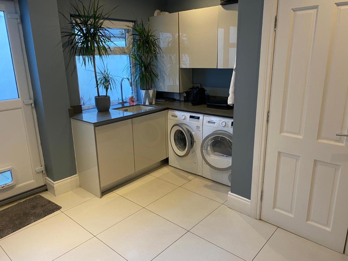 Victorian South Area Lisburn Road 3 Double Bedrooms - Great Transport Links Сasa de vacaciones Belfast